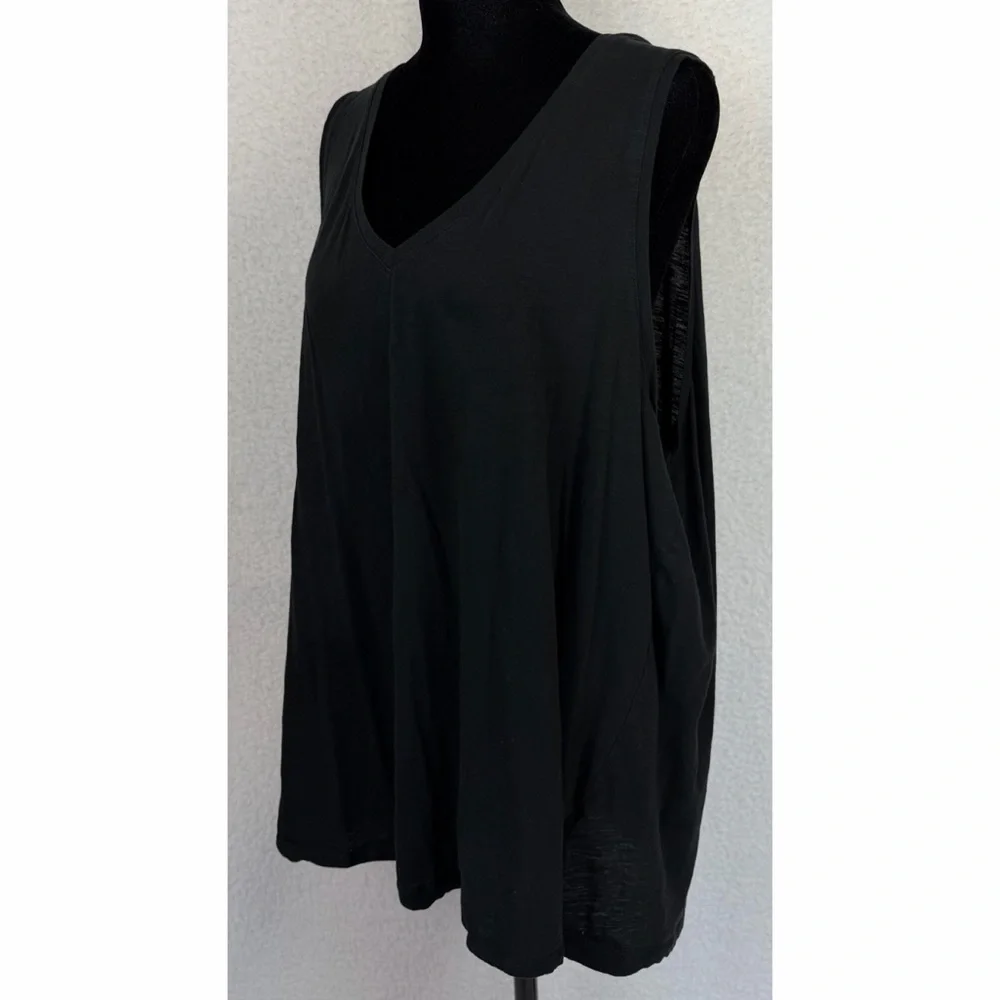 MADEWELL • Black V-Neck Sleeveless Basic Tank Top, 2X - Picture 4 of 8